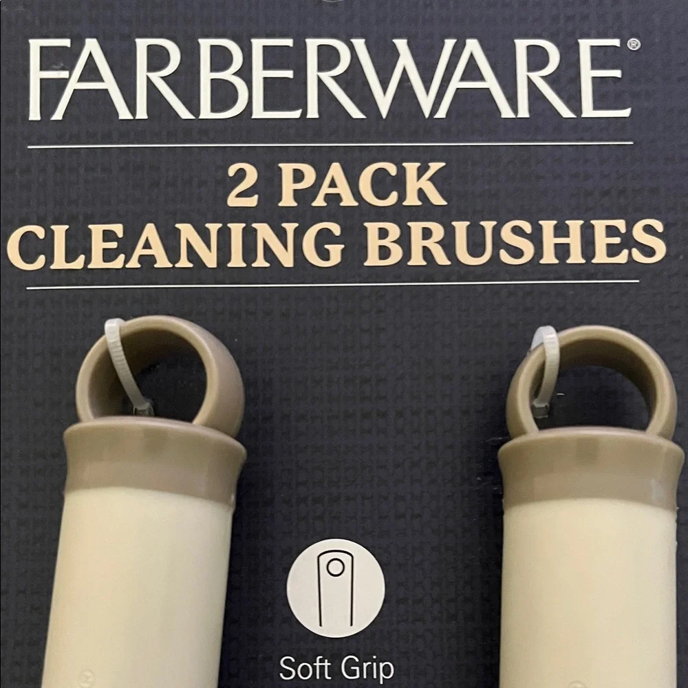 Farberware Cream and Tan Cleaning Brushes Set